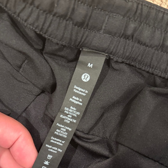 Lululemon Athletica Men's Classic Black Performance Pants like new - Picture 2 of 2